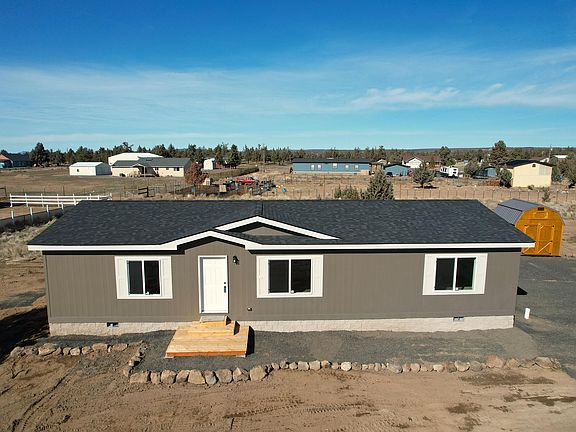 2nd image of 4312 SE Umatilla Loop