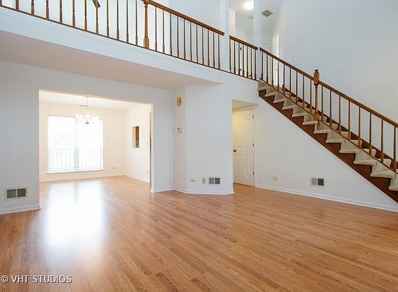 3rd image of 4018 N Newport Ln