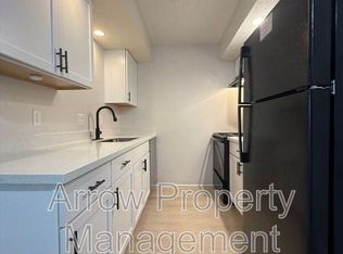 3341 Holdrege St #2, Lincoln, NE 68503
