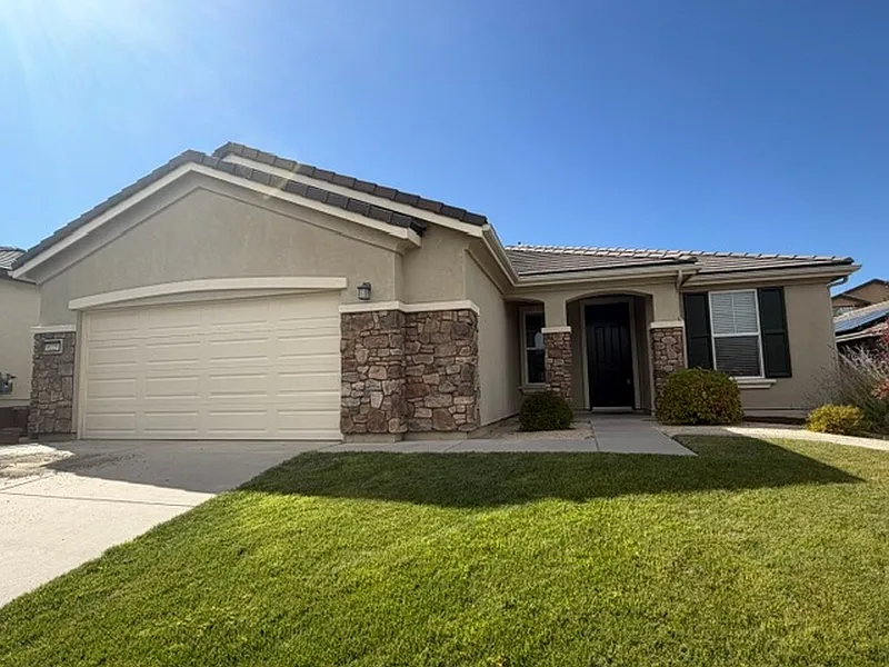 3 bed, 1925 sqft, $2,895 — Photo 1