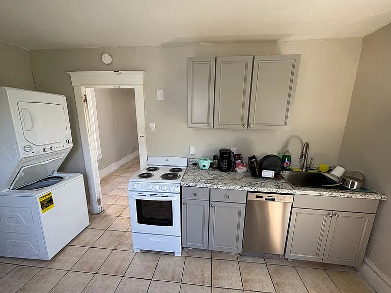 207 Dunseith St — Photo 1