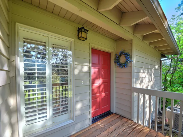 3041 NW Golf View Dr, Bend, OR 97703