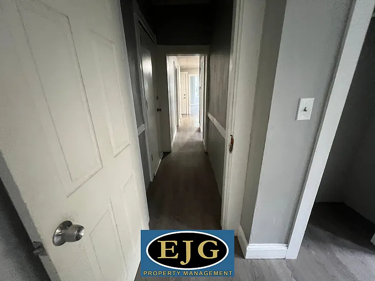 211 Pine St #1 — Photo 4