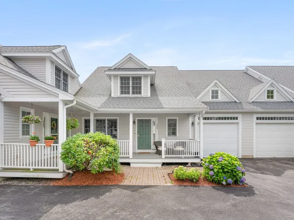 10 Charnstaff Ln Unit 404, Billerica, MA 01821