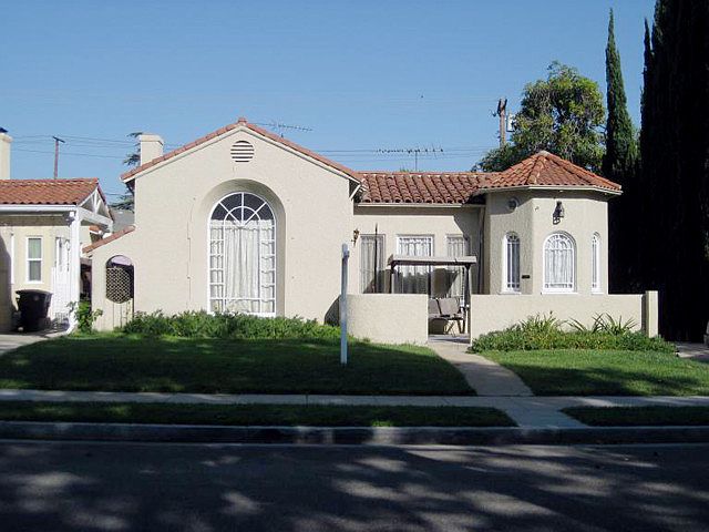 1st image of 744 Portola Ave