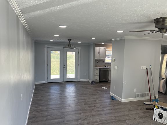Dining Room w/ french doors to back concrete patio