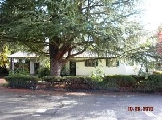 1061 SE Clarey Ave, Grants Pass, OR 97526