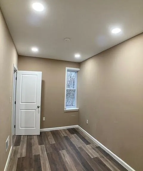 758 N Dekalb St — Photo 45