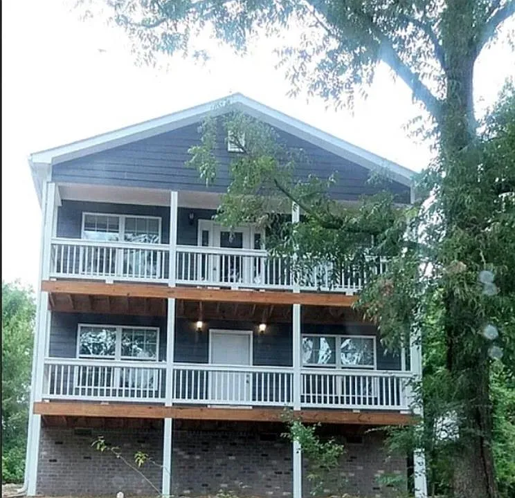 184 Strickland Ave