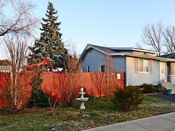2nd image of 1712 Florence Ave