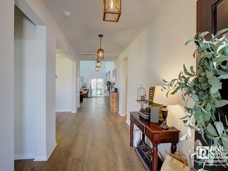 137 Paddle Boat Way — Photo 4