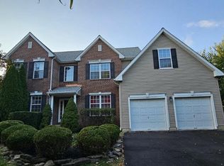 1012 Meadow View Cir, Collegeville, PA 19426
