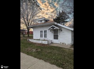 614 S Saginaw St, Lapeer, MI 48446