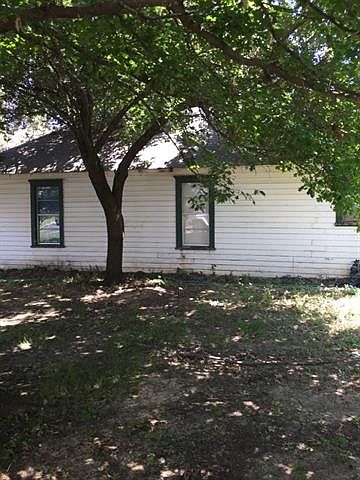 2nd image of 909 N Brazos St