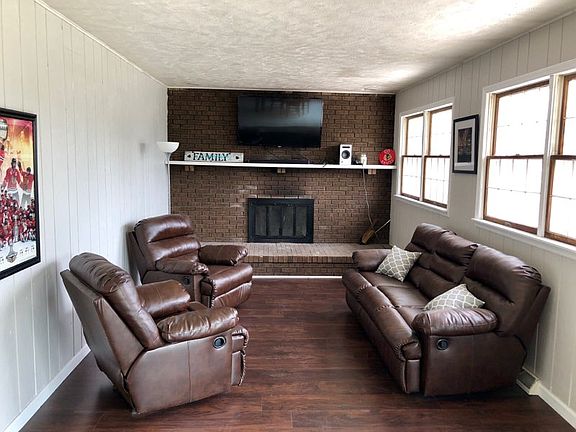 2nd image of 206 Ponderosa Dr