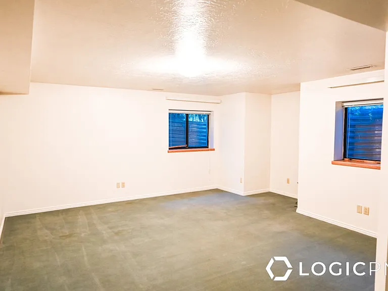 2298 E Oak Leaf Way — Photo 22