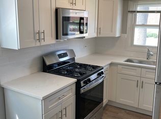 897 Graceland Ave APT 2W, Des Plaines, IL 60016