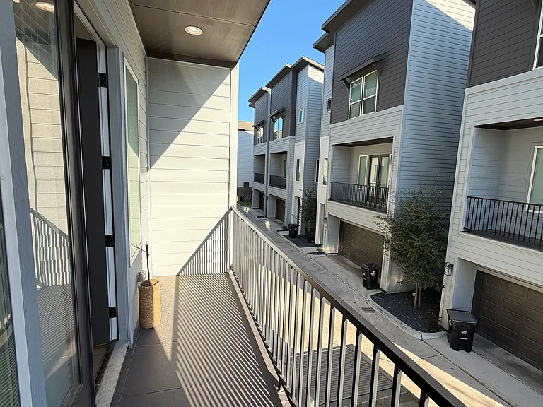 3038 Live Oak St — Photo 19