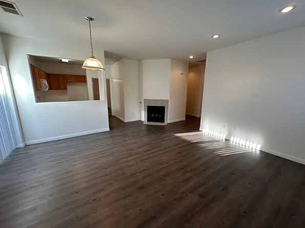530 Yellow Meadow Ct #A, Bakersfield, CA 93308