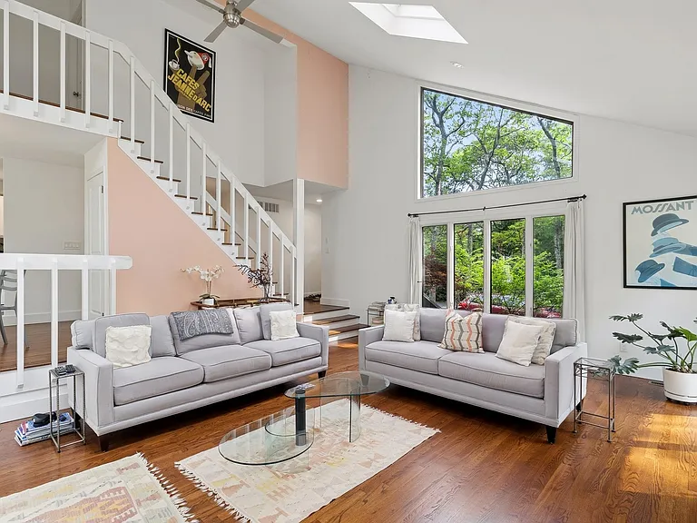 31 Montauk Ave — Photo 5