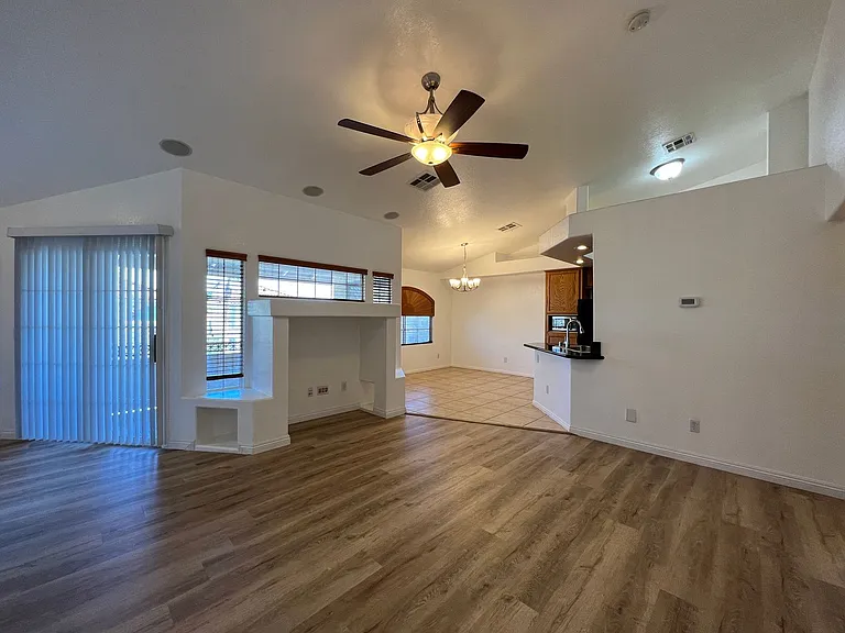 5561 Anticipation Ct — Photo 8
