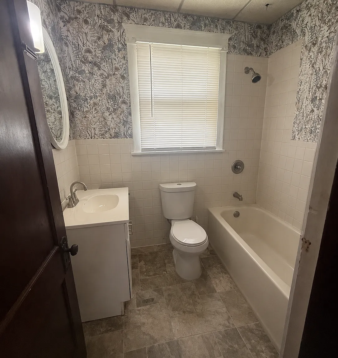 2 bed, 936 sqft, $1,700 — Photo 3