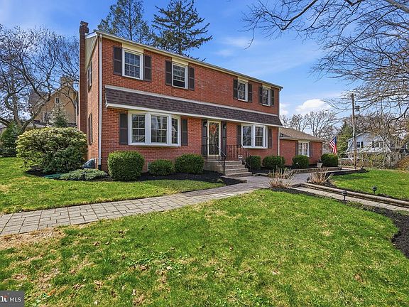 3rd image of 1708 Madeira Ave