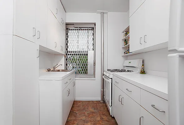 Rented by Emor Management Inc. | media 4