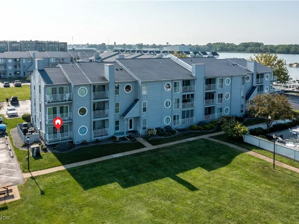 306 Clinton Reef Dr, Port Clinton, OH 43452