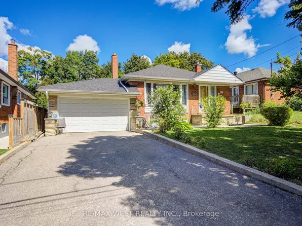 65 Ridge Point Cres, Toronto, ON M6M 2Z7