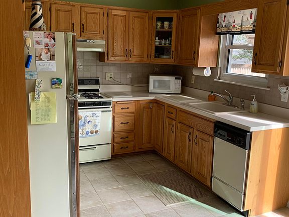 2nd image of 1227 Tyler Dr