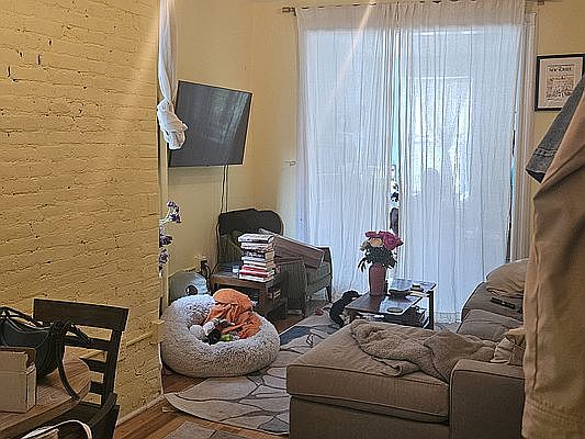 3rd image of 630 E 14th St APT 13