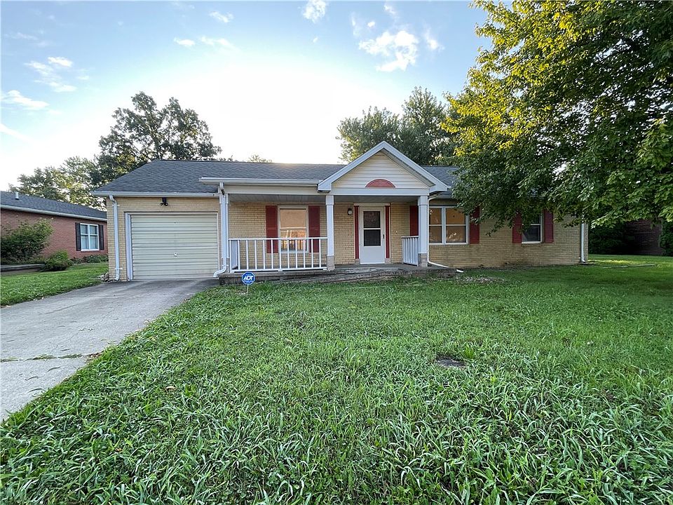 1st image of 5 Sanders Dr