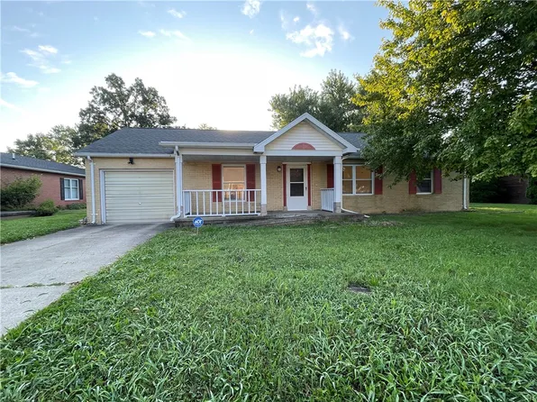 5 Sanders Dr, Paris, IL 61944
