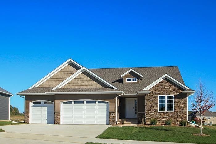 1st image of 945 Pheasant Ln