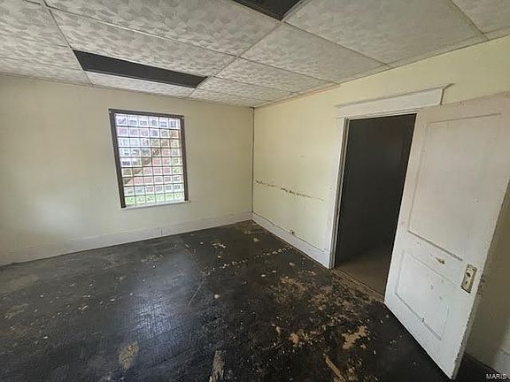5th image of 635 E Penning Ave