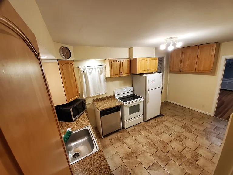 176 Hicksville Rd — Photo 2