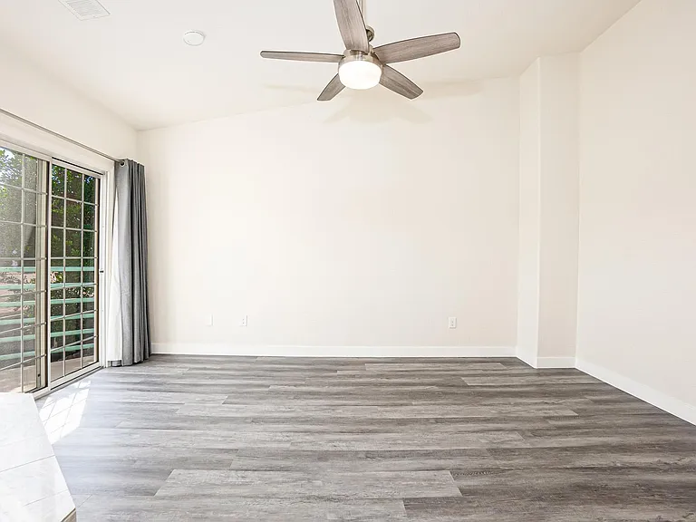1568 Oliver Ave #C — Photo 16