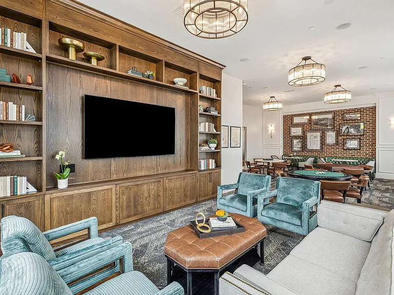 Everleigh Deerfield 55+ Active Adult Apartment Homes — Photo 9