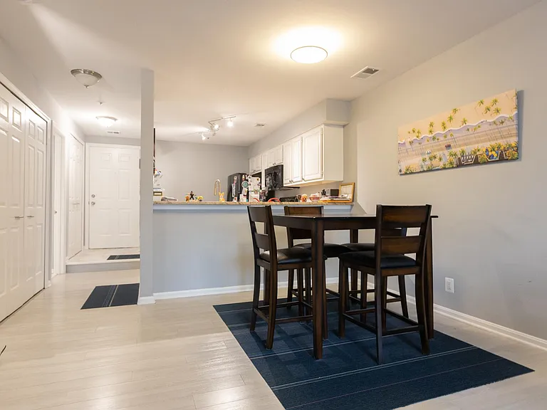 240 S Reynolds St #309 — Photo 6