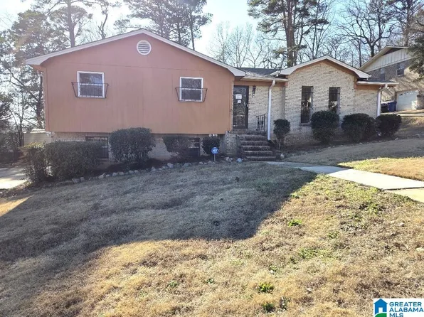 112 Hickory Cir, Fairfield, AL 35064