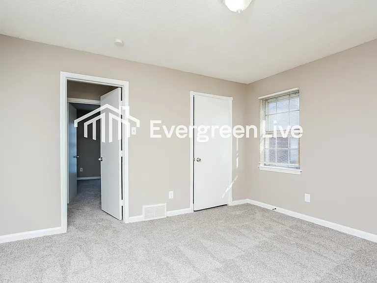 4265 Hillgate Cv — Photo 12