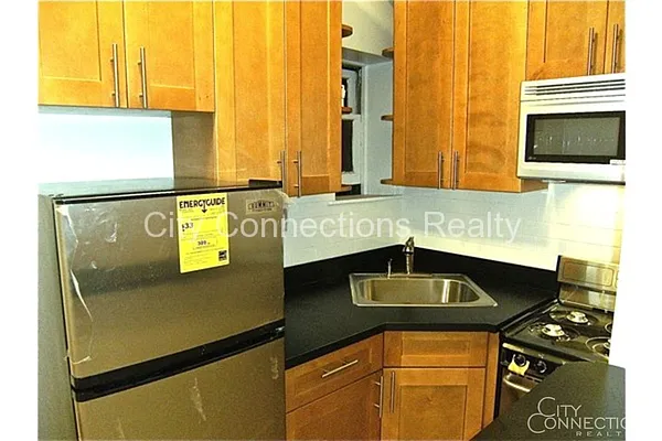 Rented by City Connections Realty | media 34