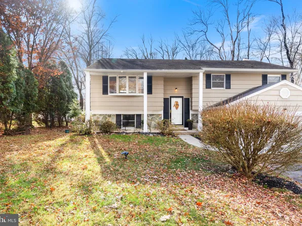 10 Lee Rd, Audubon, PA 19403