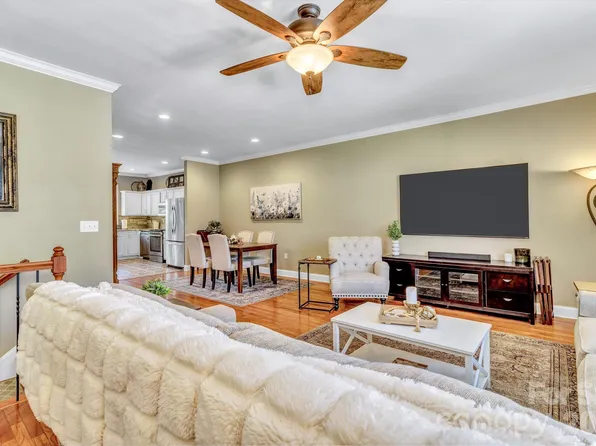 25 Union Chapel Rd, Weaverville, NC 28787