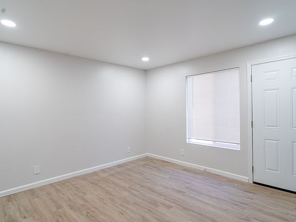3rd image of 2046 Cypress Ave #3