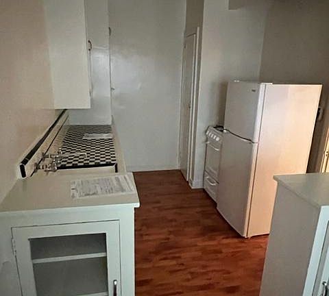 2nd image of 353 S Cloverdale Ave APT 2