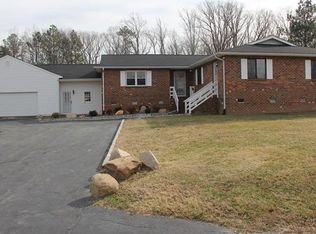 805 Hockett Rd, Manakin Sabot, VA 23103