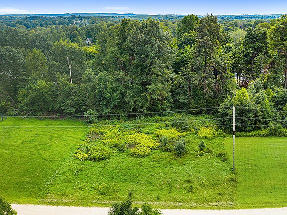 5th image of 8 Huyck Lake Ln