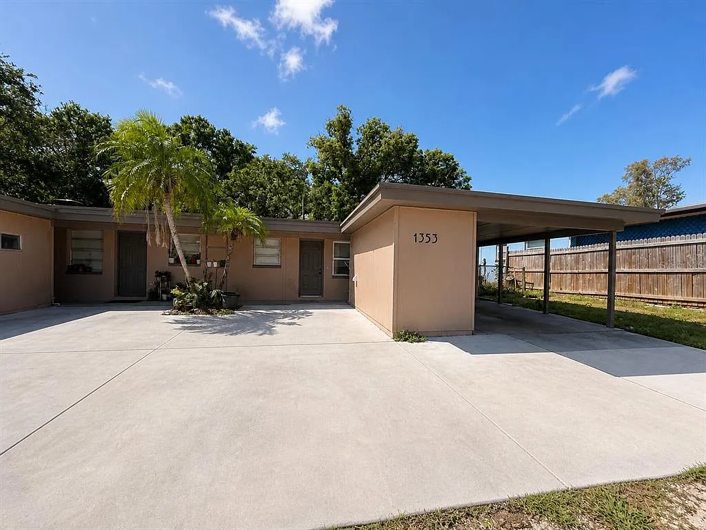 Building Photo - 1353 Lakeview Rd